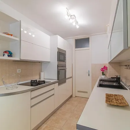 Flexible Selfcheckins 35 - Zagreb - Garage - Loggia - New Appartement Buitenkant foto