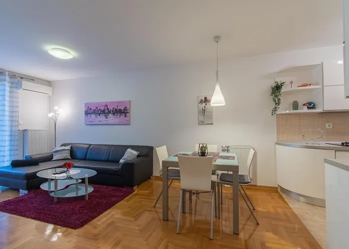 Flexible Selfcheckins 35 - Zagreb - Garage - Loggia - New