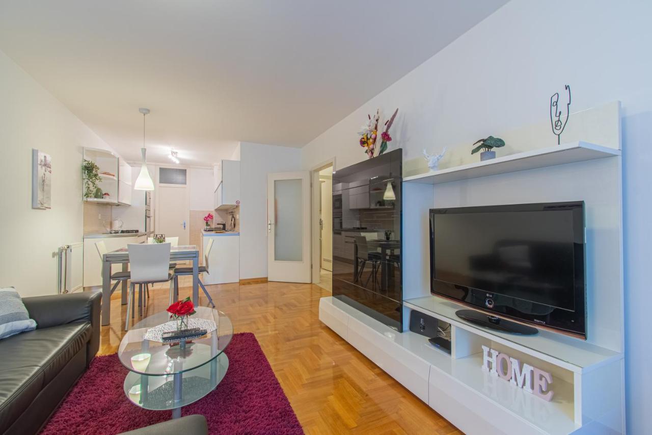 Flexible Selfcheckins 35 - - Garage - Loggia - New Appartamento *