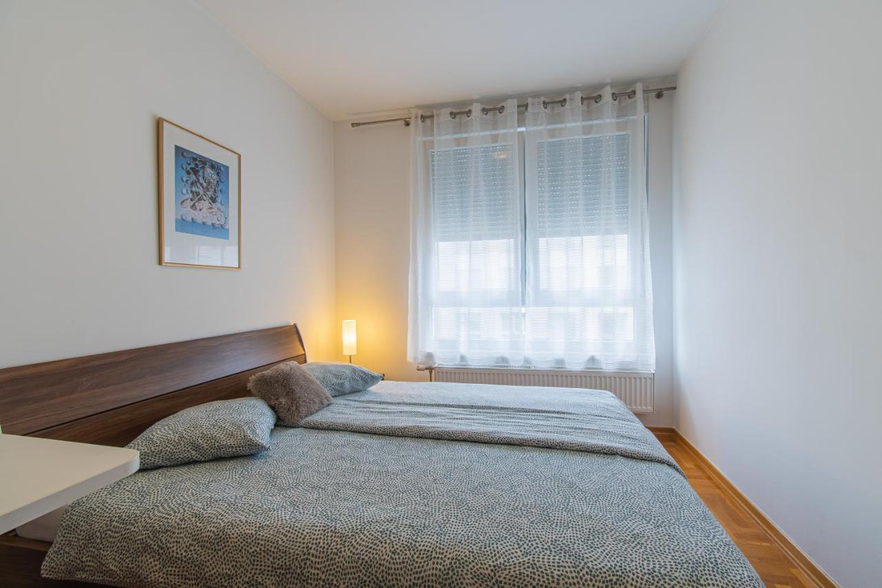Flexible Selfcheckins 35 - - Garage - Loggia - New Appartamento *